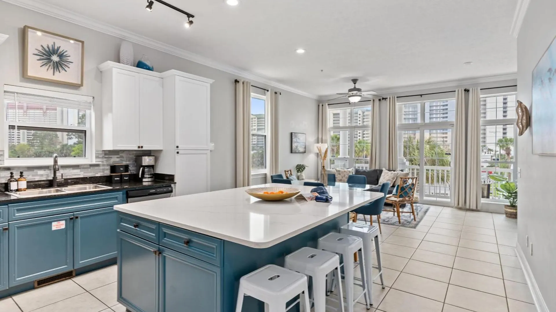 Tidal Charm By Avantstay Walk To Beach Community Pool Balcony Ocean Views Панама-Сити США